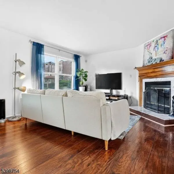 121 Arlington St, Newark City, NJ 07102