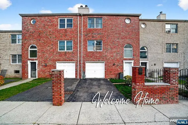 121 Arlington ST, Newark, NJ 07102