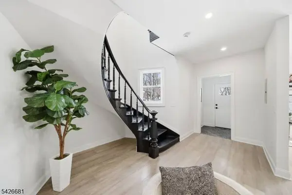 28 Irving St #B, Montclair Twp., NJ 07042