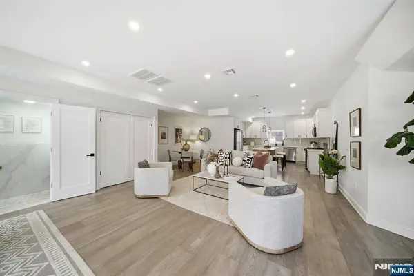 28 1/2 Irving ST, Montclair, NJ 07042