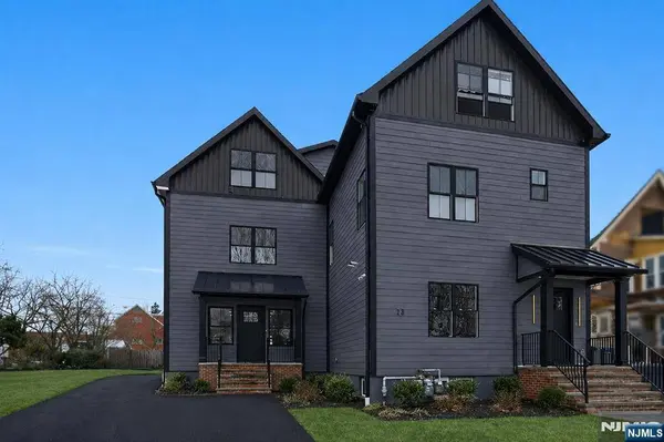 28 1/2 Irving ST, Montclair, NJ 07042
