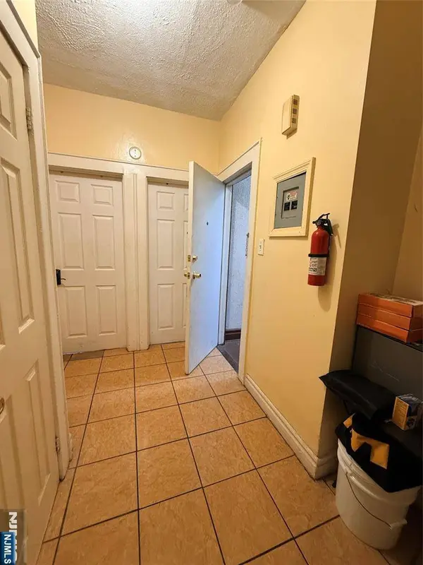 180 Shephard AVE, Newark, NJ 07112