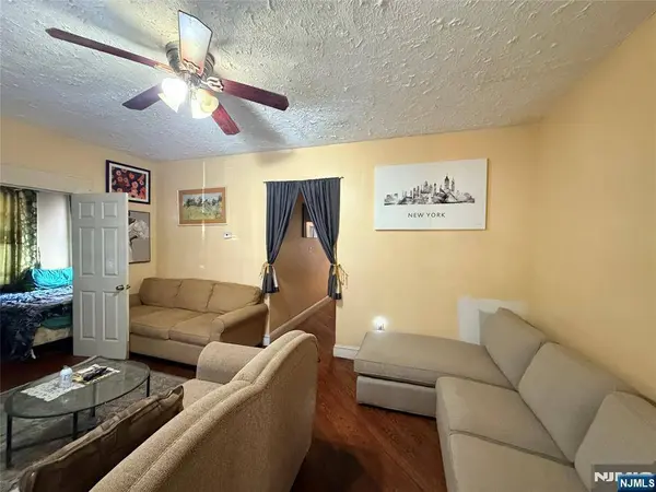 180 Shephard AVE, Newark, NJ 07112