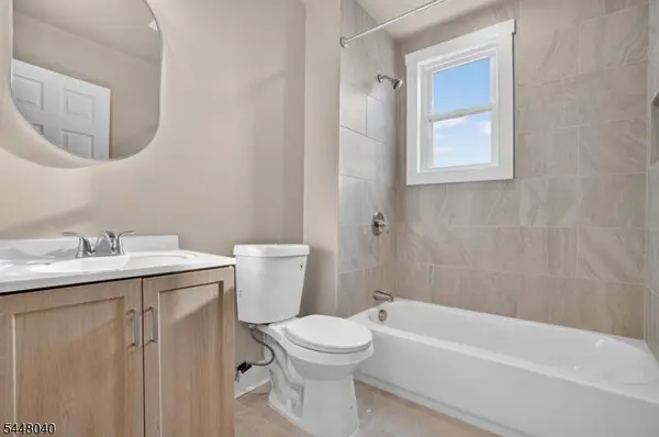 882 S 14Th St #1, Newark City, NJ 07108