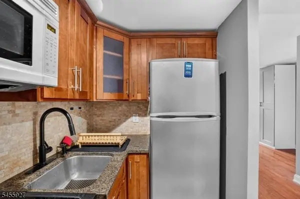 60 Parkway Dr #4JJ, East Orange City, NJ 07017