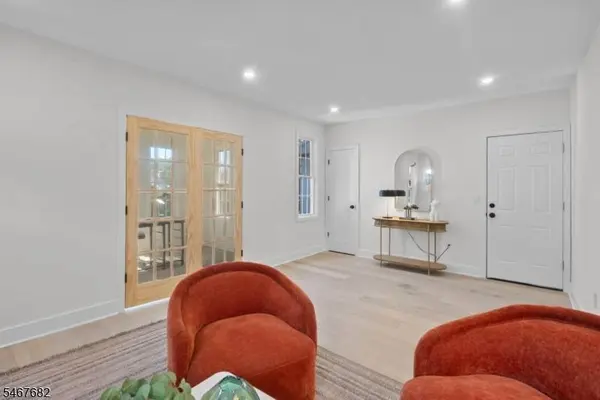 30 Irving St., Unit 2 #2, Montclair Twp., NJ 07042
