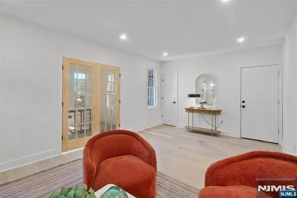 30 Irving ST #2, Montclair, NJ 07042