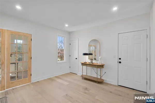 30 Irving ST #2, Montclair, NJ 07042