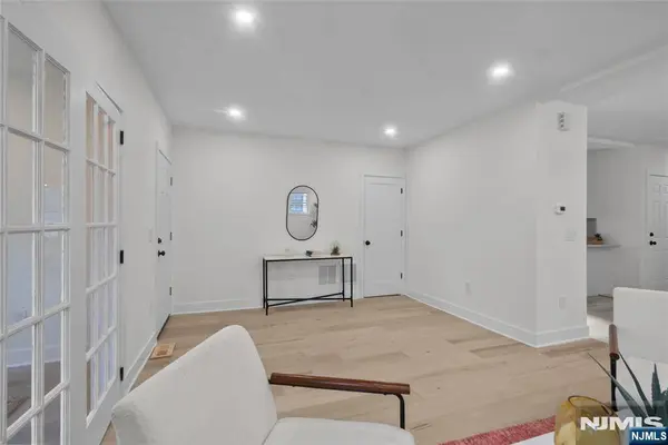 30 Irving ST #1, Montclair, NJ 07042