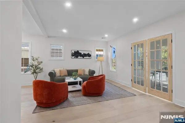 30 Irving ST #2, Montclair, NJ 07042