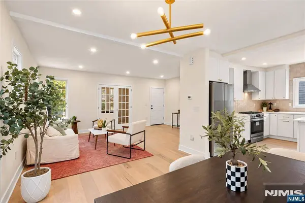 30 Irving ST, Montclair, NJ 07042