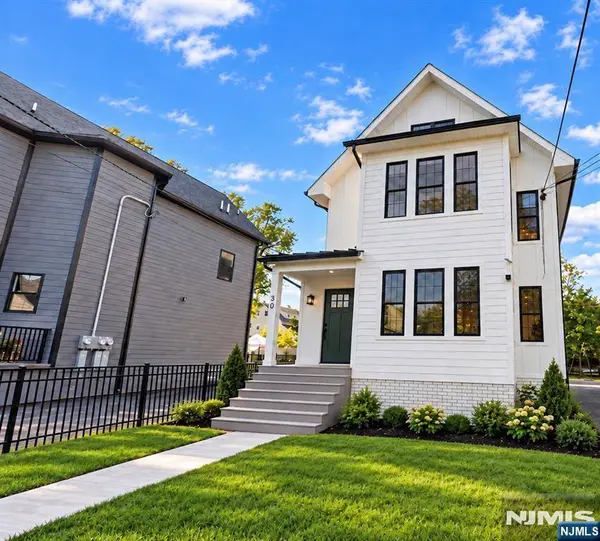 30 Irving ST