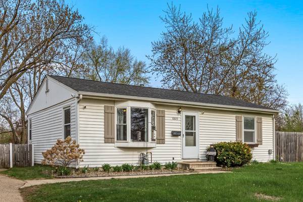 8805 Emerson AVE S, Bloomington, MN 55420