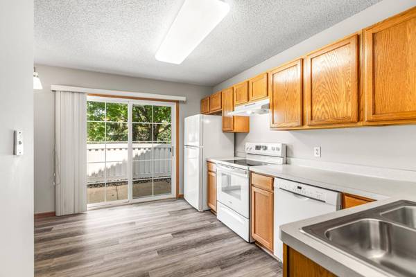 15710 Flackwood TRL, Apple Valley, MN 55124