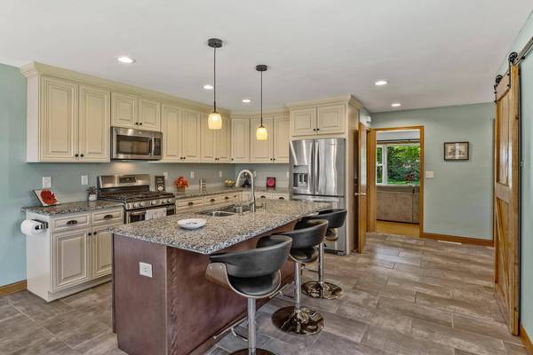 4709 W 111th ST, Bloomington, MN 55437