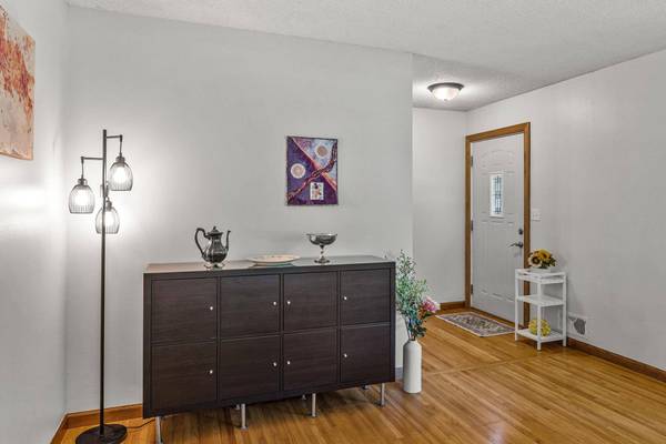 4709 W 111th ST, Bloomington, MN 55437