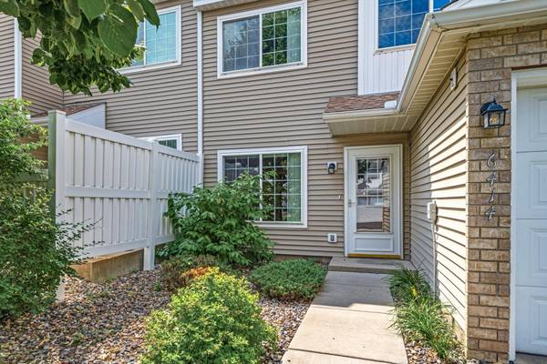 6414 158th ST W #201, Apple Valley, MN 55124