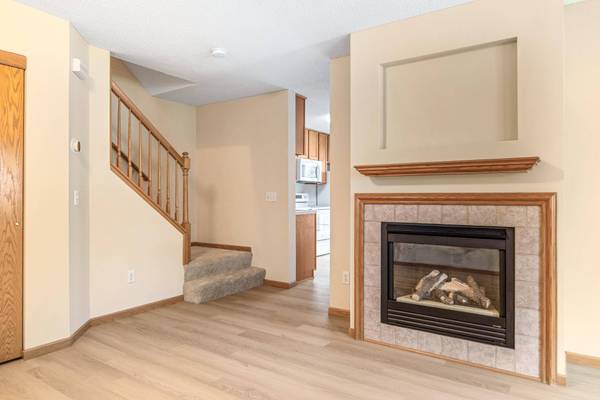 6414 158th ST W #201, Apple Valley, MN 55124