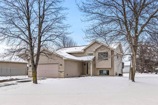309 Flintwood ST SW, Isanti, MN 55040