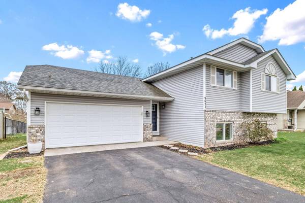 9623 Hamlet AVE S, Cottage Grove, MN 55016