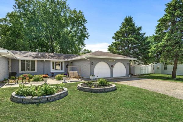 13994 Holyoke CT, Saint Paul, MN 55124