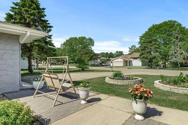 13994 Holyoke CT, Saint Paul, MN 55124