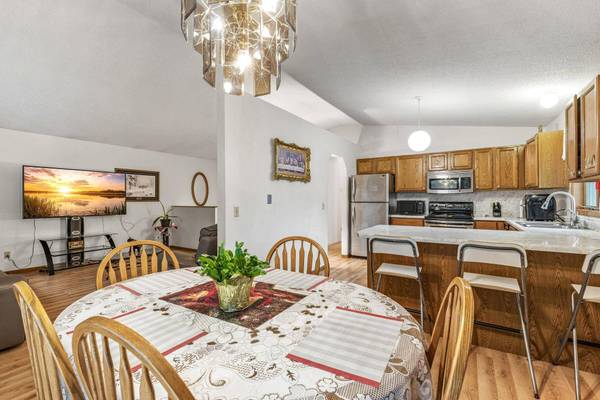 6672 Dawn WAY, Inver Grove Heights, MN 55076