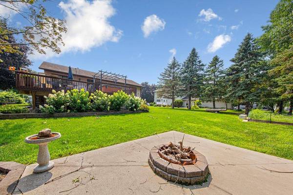 2026 Paulis DR, Faribault, MN 55021