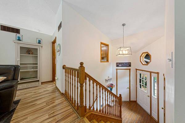 2026 Paulis DR, Faribault, MN 55021