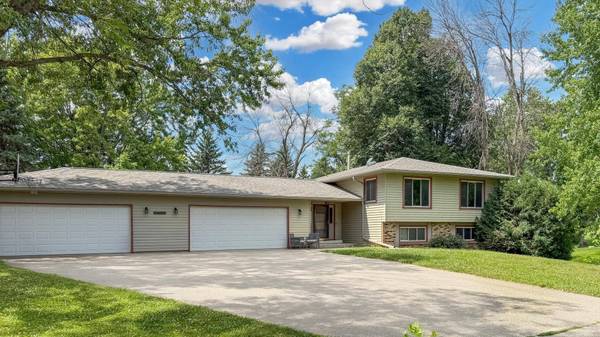 9180 Edgebrook DR