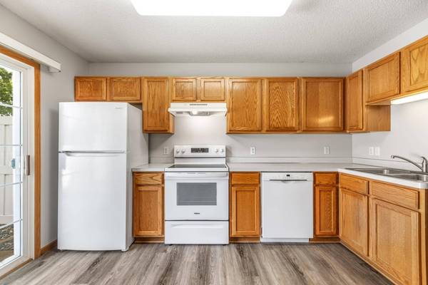 15710 Flackwood TRL, Apple Valley, MN 55124