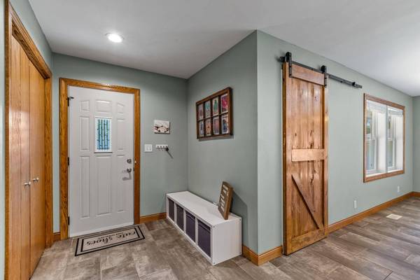 4709 W 111th ST, Bloomington, MN 55437