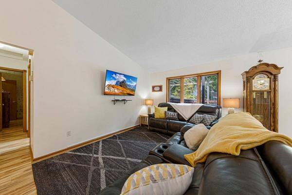 2026 Paulis DR, Faribault, MN 55021