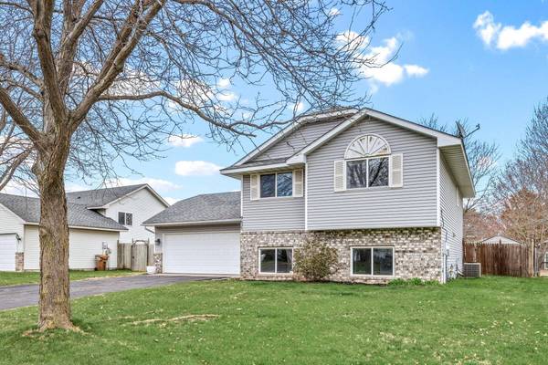 9623 Hamlet AVE S, Cottage Grove, MN 55016