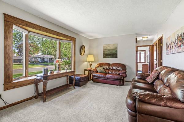 3140 68th ST E, Inver Grove Heights, MN 55076