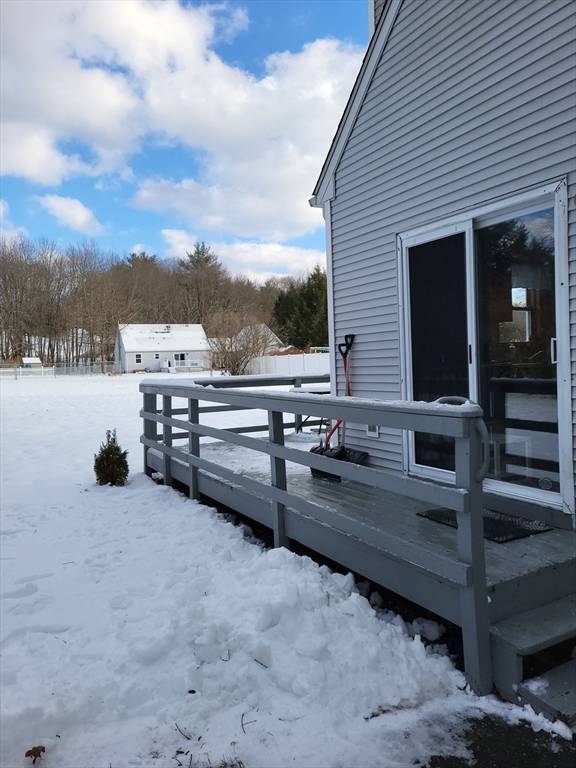 10 Moss Lane, Belchertown, MA 01007
