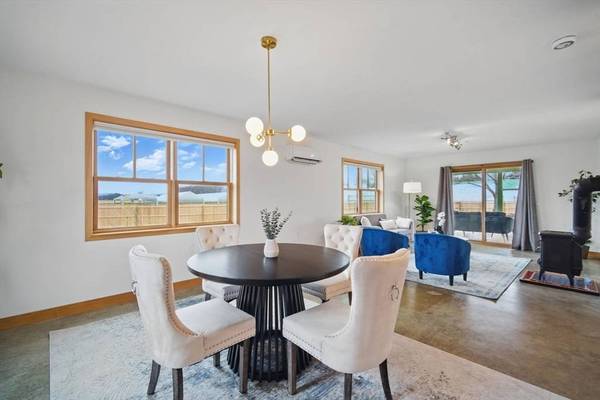 245 Meadow St, Amherst, MA 01002