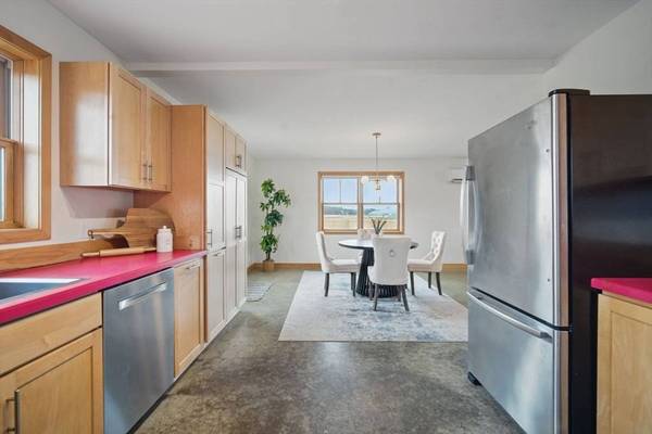 245 Meadow St, Amherst, MA 01002