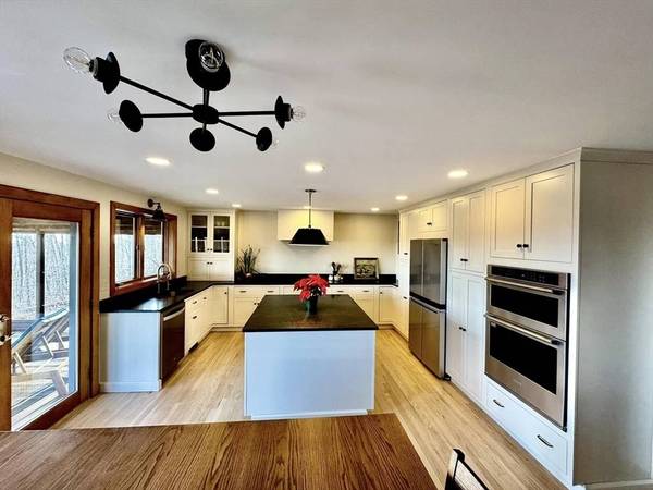 48 Birch Bluff Rd, Montgomery, MA 01085