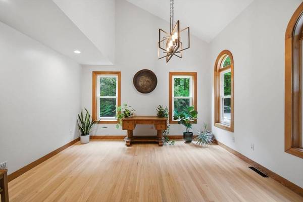 48 Birch Bluff Rd, Montgomery, MA 01085