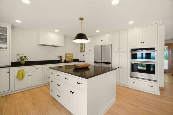 48 Birch Bluff Rd, Montgomery, MA 01085