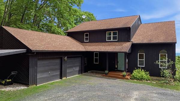 48 Birch Bluff Rd, Montgomery, MA 01085