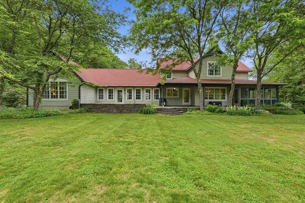 18 Eveningstar Dr, Amherst, MA 01002
