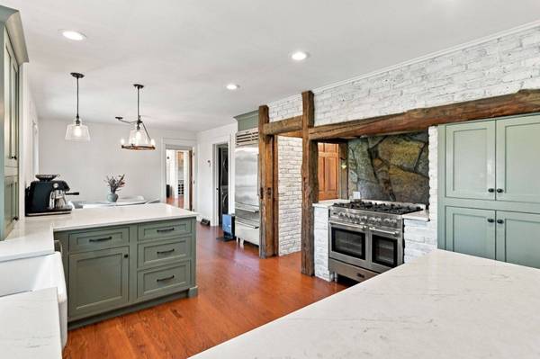 10 Sycamore Park, South Hadley, MA 01075