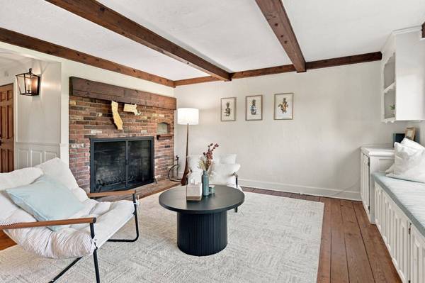 10 Sycamore Park, South Hadley, MA 01075