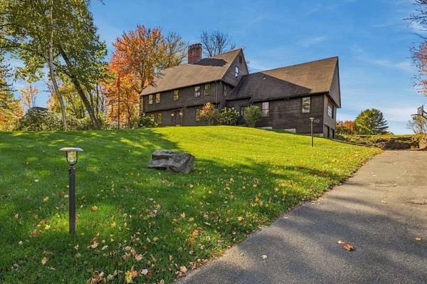 10 Sycamore Park, South Hadley, MA 01075