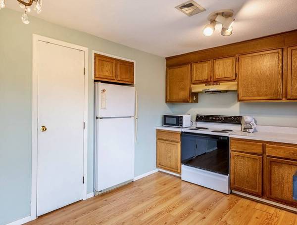 33 Granby Hts #33, Granby, MA 01033