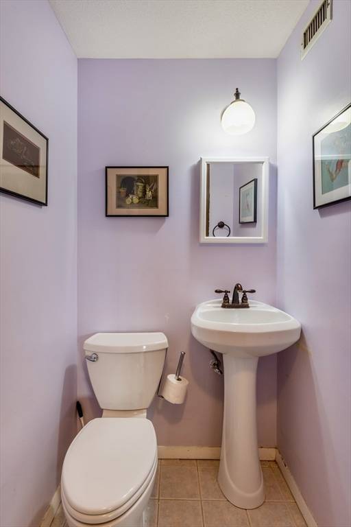 33 Granby Hts #33, Granby, MA 01033