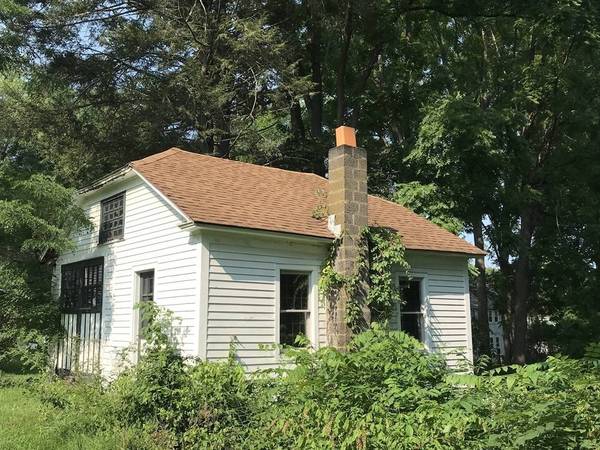 48 Railroad St, Amherst, MA 01002
