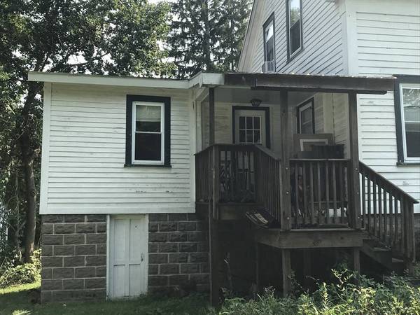 48 Railroad St, Amherst, MA 01002
